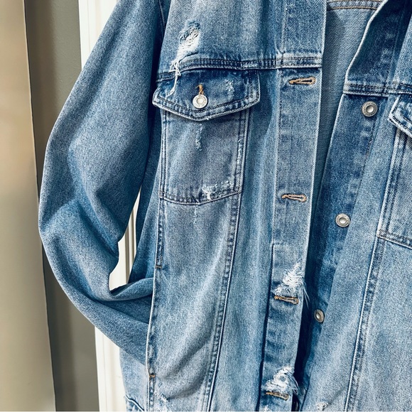 Free People Oversized Distressed Denim Jacket in Excellent Used Condition - Picture 3 of 10